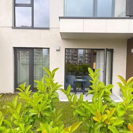 Leaf In Diamond Of With Free Parking, Private Yard And Private Park Access Σκόπια