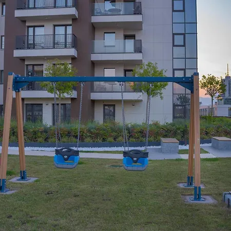Daire Green Leaf Apt In Diamond Of Skopje With Free Parking, Private Yard And Private Park Access *