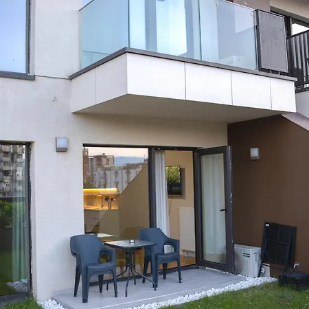 Green Leaf Apt In Diamond Of Skopje With Free Parking, Private Yard And Private Park Access Daire *