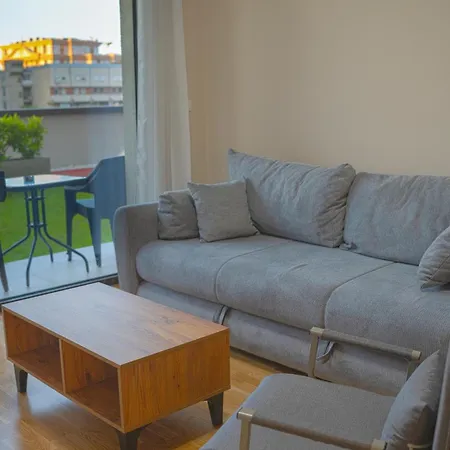 Leaf In Diamond Of With Free Parking, Private Yard And Private Park Access