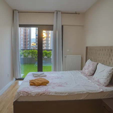 Green Leaf Apt In Diamond Of Skopje With Free Parking, Private Yard And Private Park Access