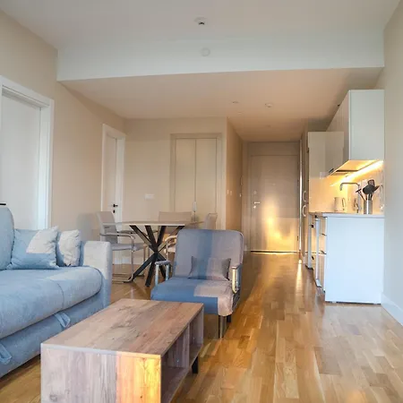 Green Leaf Apt In Diamond Of Skopje With Free Parking, Private Yard And Private Park Access Daire *
