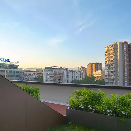 Green Leaf Apt In Diamond Of Skopje With Free Parking, Private Yard And Private Park Access *