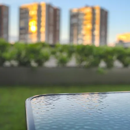 Green Leaf Apt In Diamond Of Skopje With Free Parking, Private Yard And Private Park Access Daire Üsküp